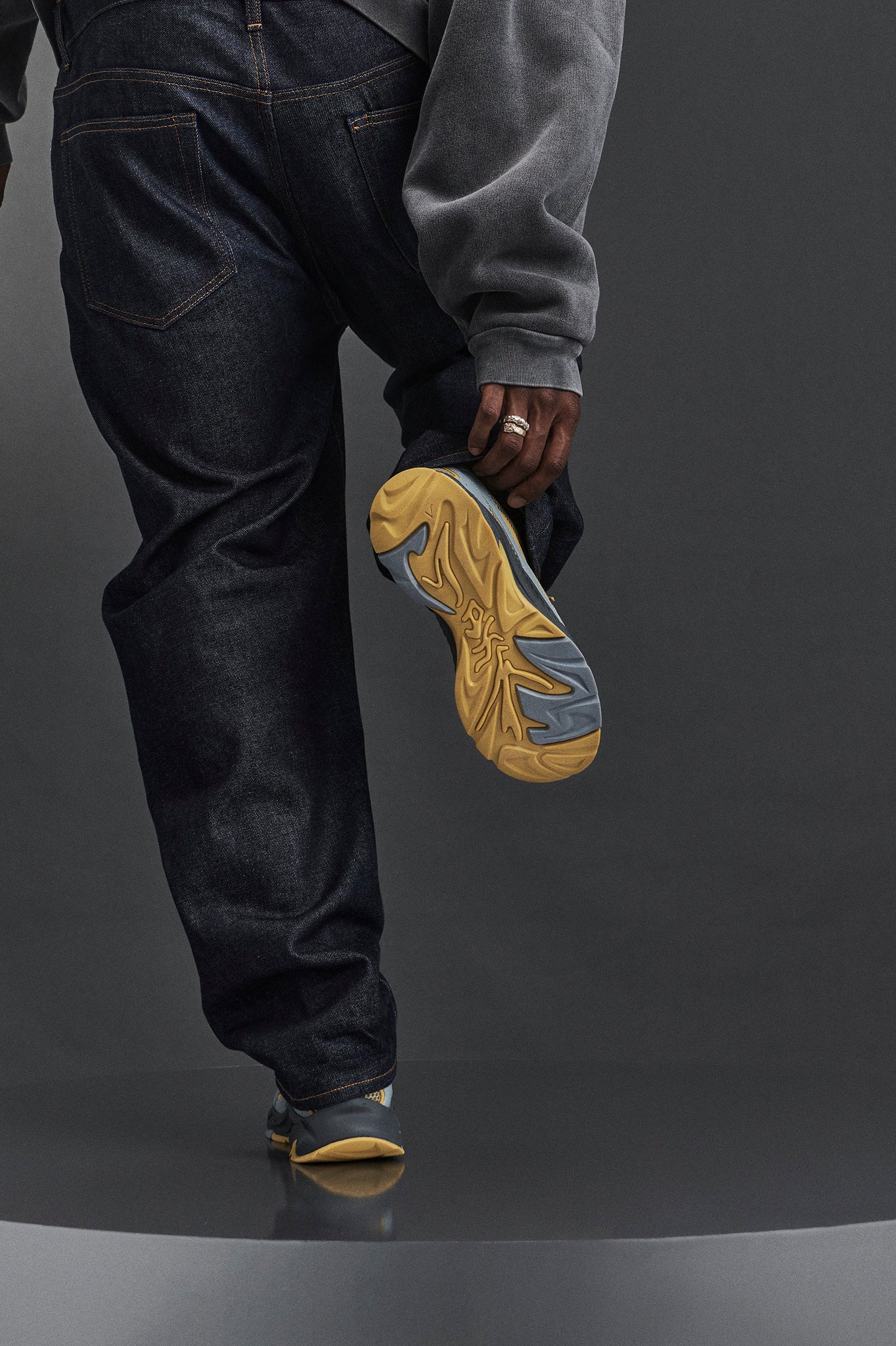 ARKK Essential Line Forma Runner | Dark Grey Mustard | Men Forma Runner